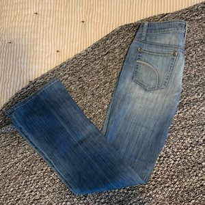 **DONATING BY FRIDAY 1/24!**  Honey fit Joes Jeans
